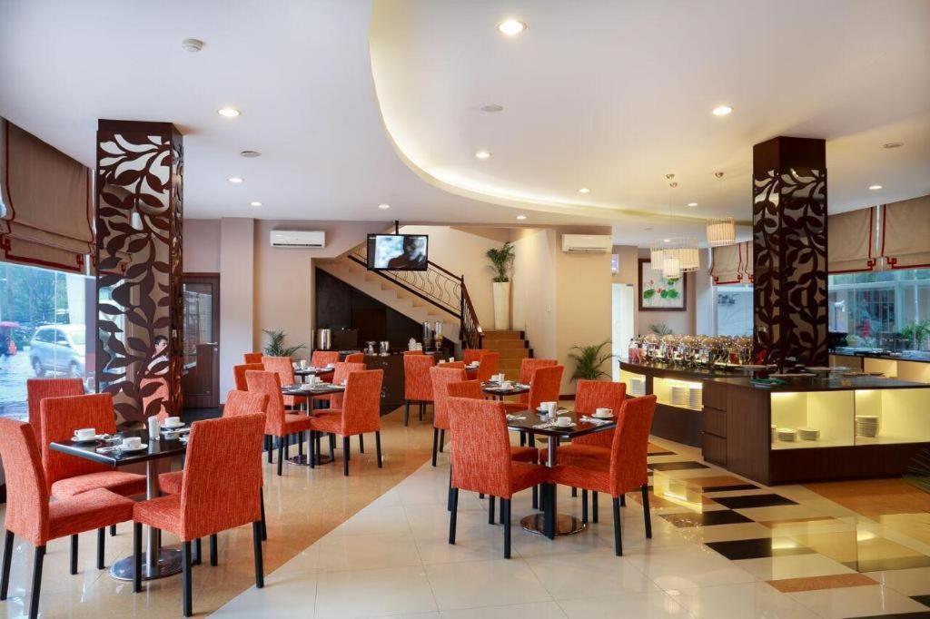 Ipb Convention Hotel Botani Square Bogor Exterior photo
