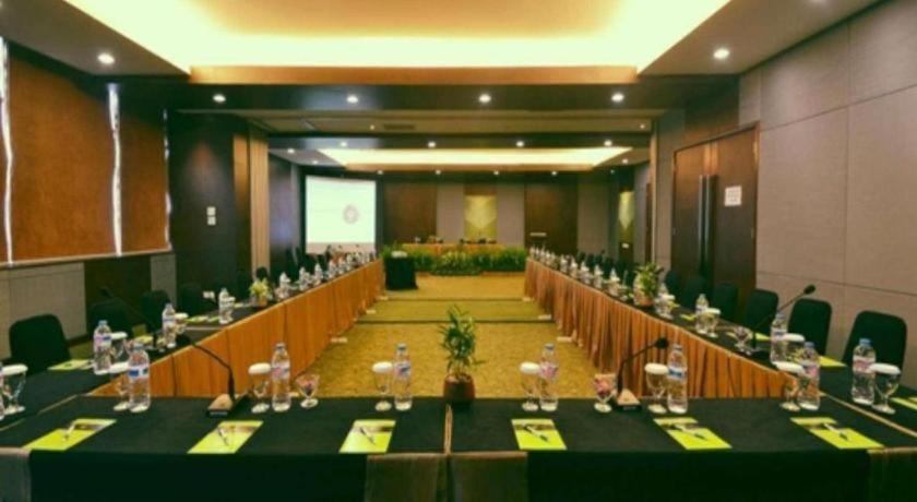 Ipb Convention Hotel Botani Square Bogor Exterior photo