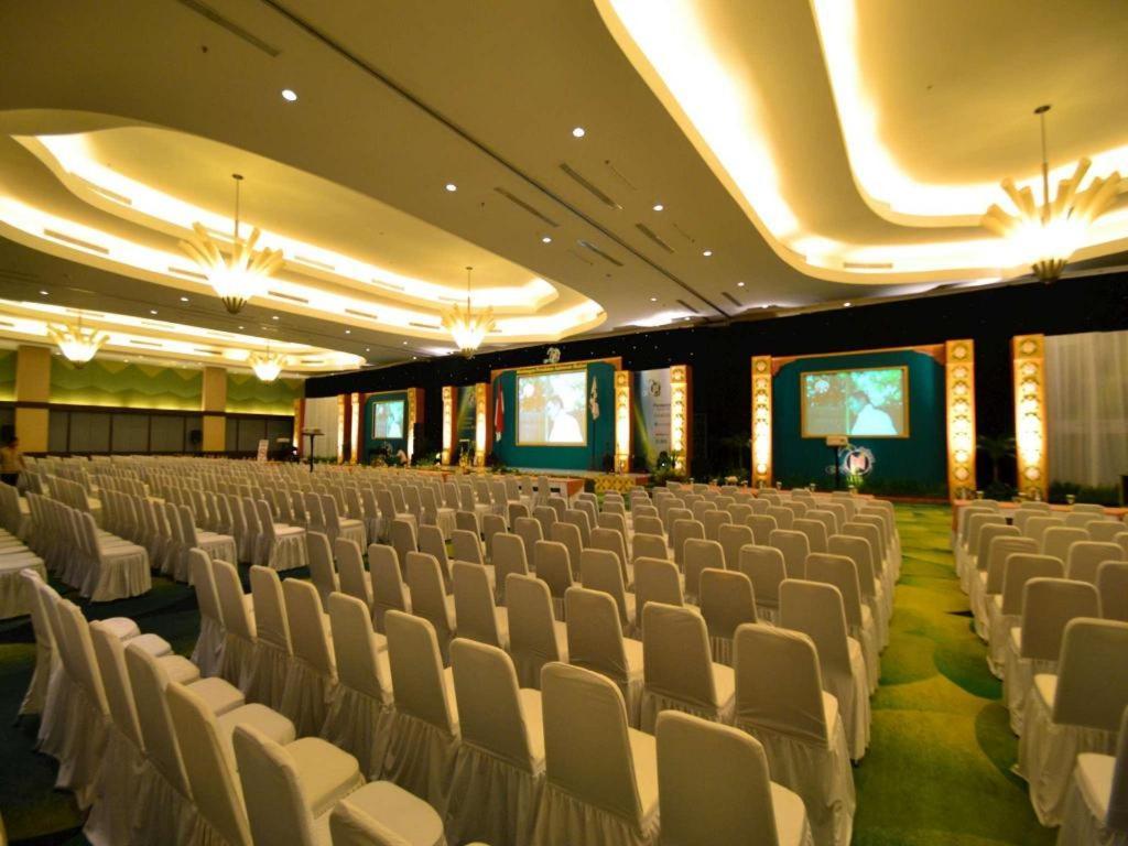 Ipb Convention Hotel Botani Square Bogor Exterior photo